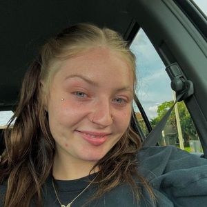 Meet your Posher, Amelia